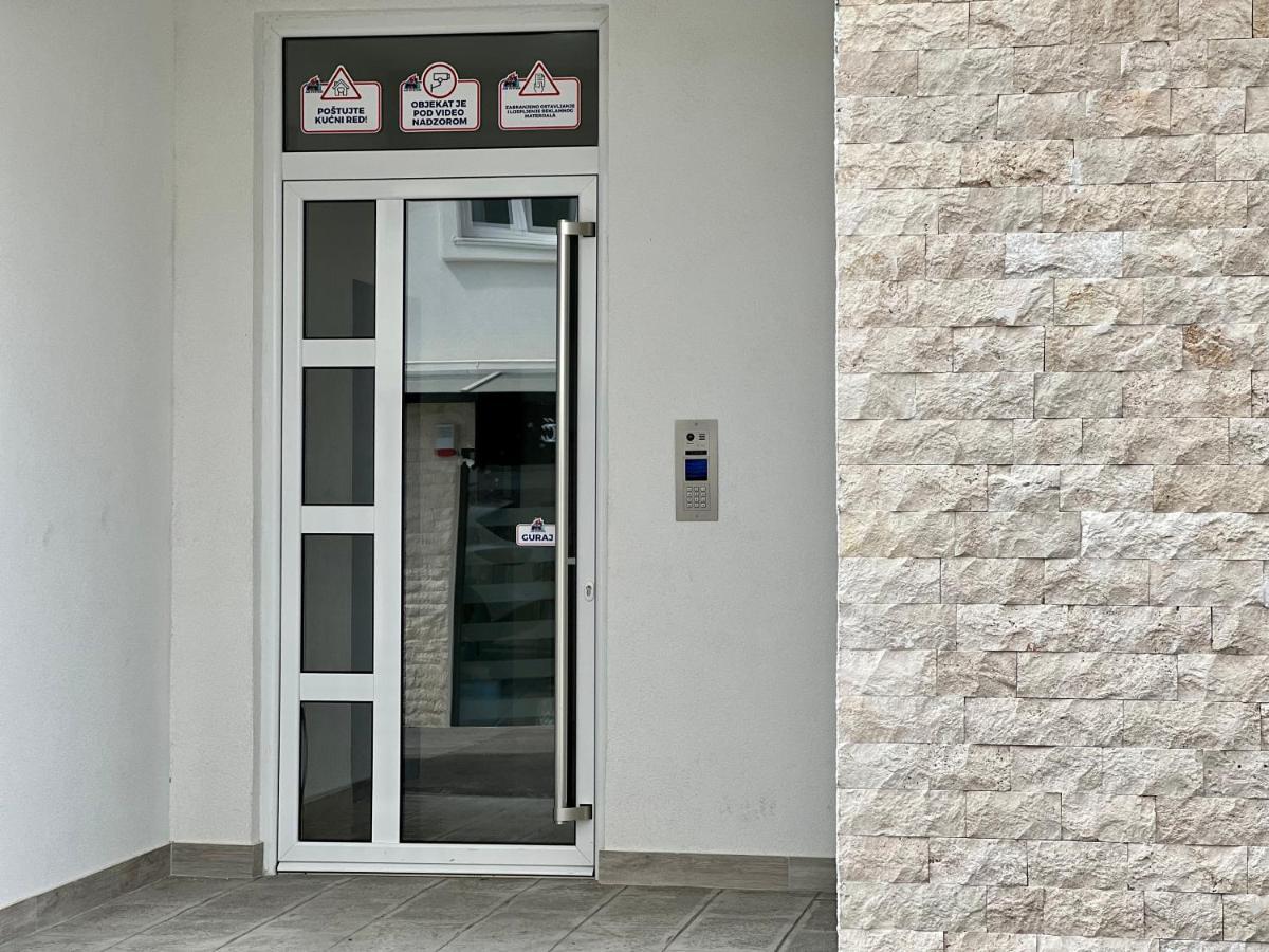 Kaljevic 13 Apartment บาร์ ภายนอก รูปภาพ